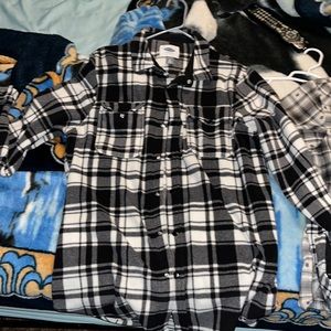 Men’s size large old navy button down shirt